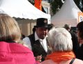 Am Stand der Familienferienstätten wird man von Sebastian Wurmdobler verzaubert (Geisenfelder)