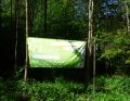 Wegweißer zur Quelle im Wald in Diedorf