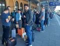 Auch eine Gruppe von Mitarbeitenden der Kolping Akademie fährt mit dem Zug nach Köln. (Bild: Kolping Akademie) 