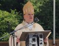 Bischof Bertram predigt über drei Steine